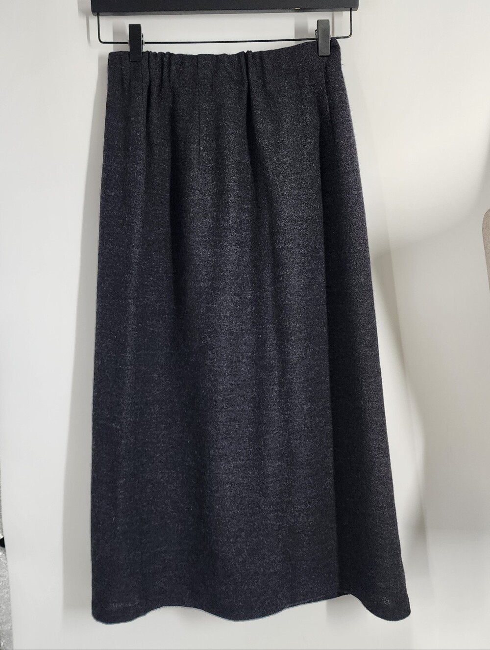 Eileen Fisher Size Medium 100% Wool Pull On Skirt Black Long